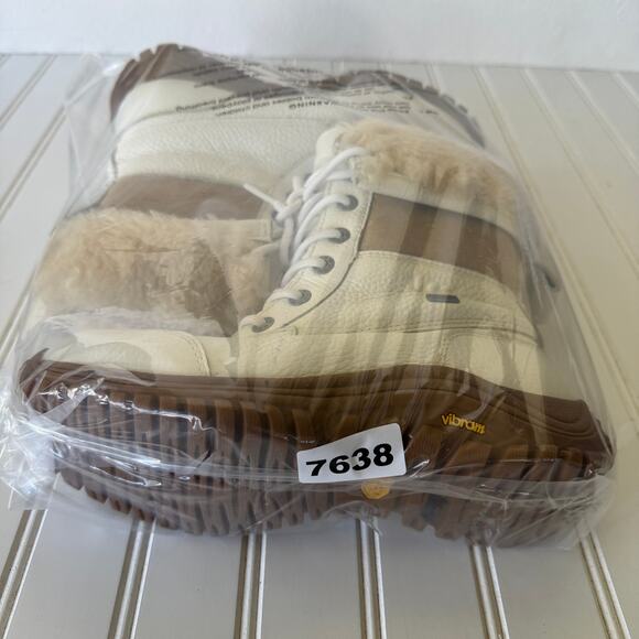 UGG Adirondack White Tan Size 6 Snow Boots - Picture 11 of 11
